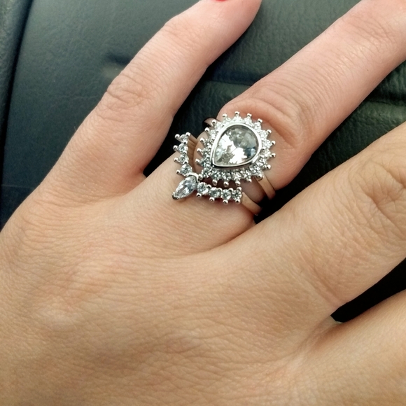 Pear Teardrop 925 Sterling Silver Prong Ring Set - Picture 10 of 10